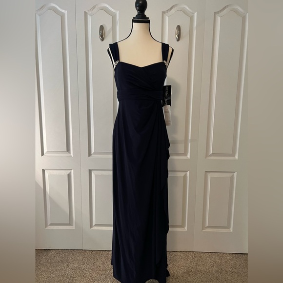 Betsy &Adam evening dress, never worn with tags. - Picture 1 of 7